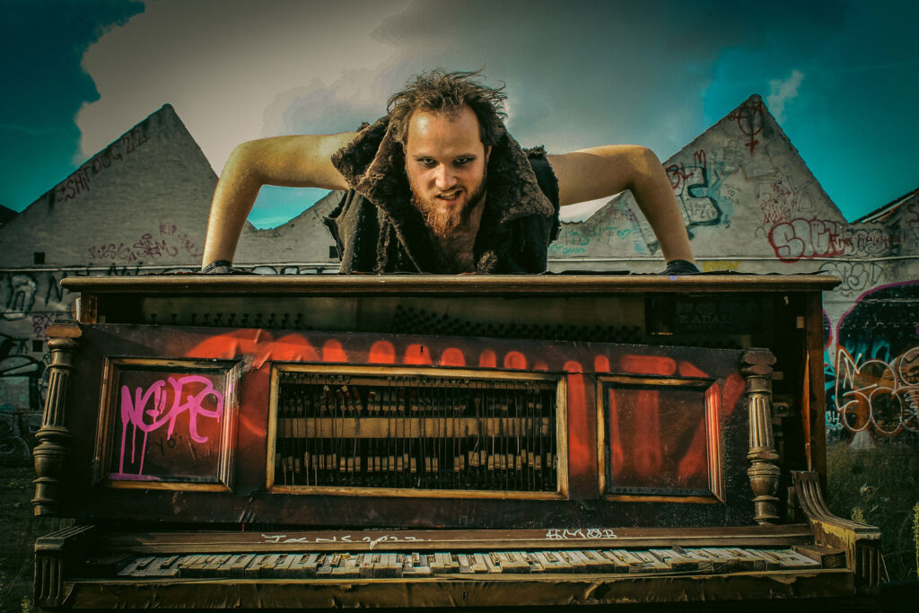 markus skjalholt, skuespiller piano